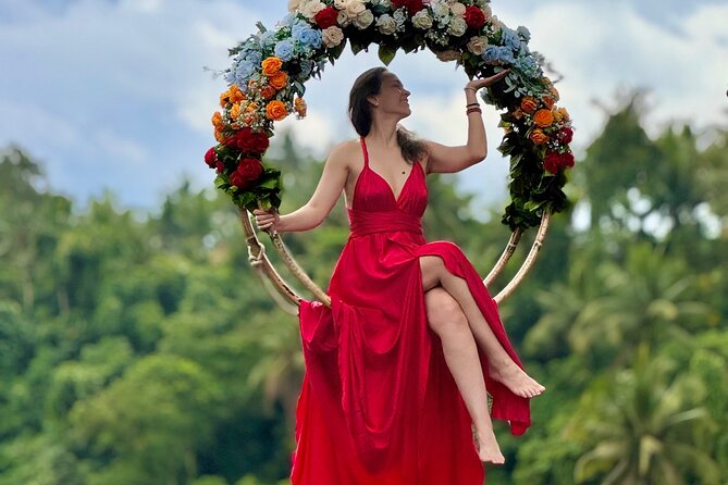 Best of Ubud: All-Inclusive Private Tour with Local Guide - Stop 1: Happy Swing Bali and its jungle-view photo time