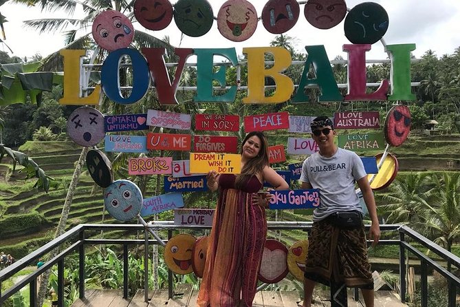 Best of Ubud Tour with Jungle Swing Private and All Inclusive - Tegenungan Waterfall: the big Bali view that starts strong