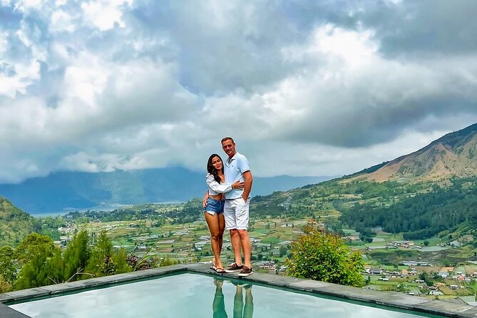 Best Ubud Tour with Instagrammable Jungle Swing all inclusive - The Tegalalang Rice Terrace pause: where the views get slower