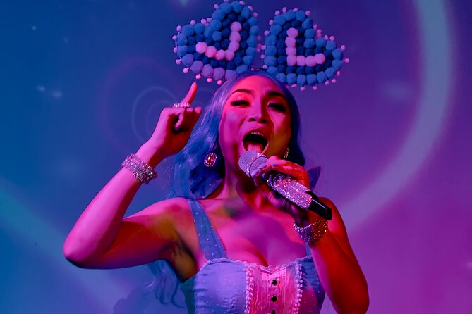 Canggu: Drag Show with Dinner - Food and drinks during the show: comfort food that keeps the energy up