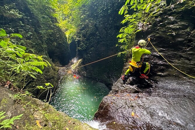 Canyoning Bali, Excalibur Canyon (Adventure, discovery, nature) - The Descent at Excalibur: Rappels Up to 12 m and Jump Chances