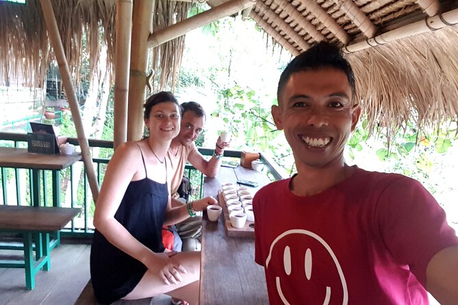 coconut wine and coffee safary tour - What you actually taste: coffee, tea, and tuak