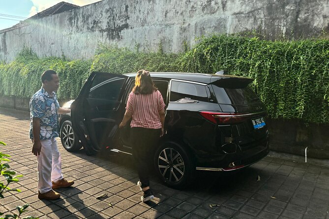 Eco Friendly Premium Electric Vehicle Airport Transfers - Price and value: why $6.78 can make sense