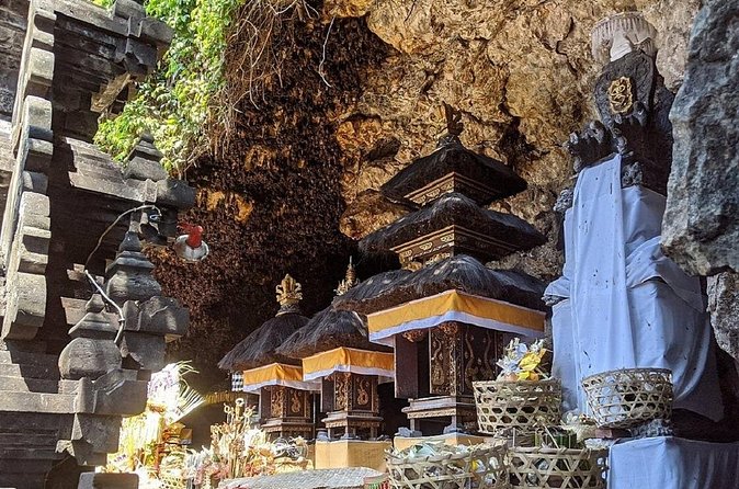 Full Day All Inclusive Besakih Holy Mother Temple Private Tour - Guides and drivers: the difference between a tour and a good day