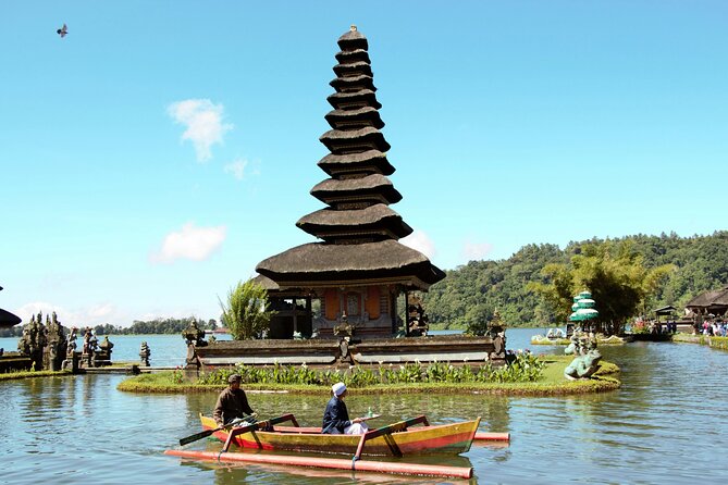 Full Day Bali North West Tour - Waterfall and Scenic Site - Handara Iconic Gate: the photo stop that works because you’re not rushed