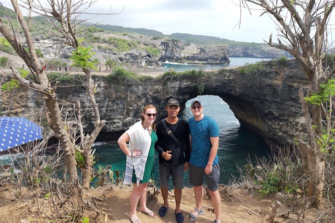 Full-Day Nusa Penida Island Private Tour with Local Guide - Lunch, water, and pacing across an 8-hour private day