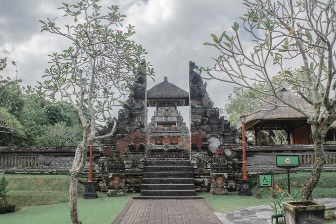 Full Day Private Tour to Ubud Waterfall and Tanah Lot Sunset - How to handle the pace: comfort tips for an 8–9 hour day