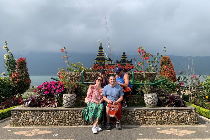 Full Day Tour Bedugul Sightseeing and Tanah Lot Temple - Ulun Danu Bratan Temple: the lake-temple moment in Bedugul