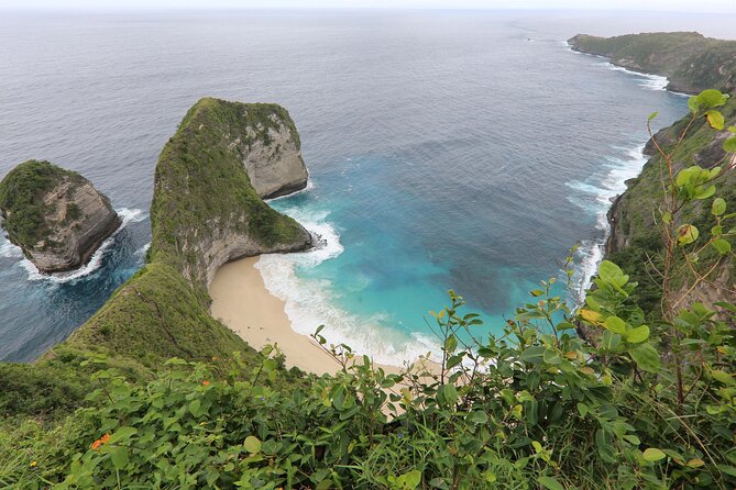 Full-Day Tour in Nusa Penida Island + Snorkeling Experience - Broken Beach (Pasih Uug) and Kelingking Beach: the cliff lineup