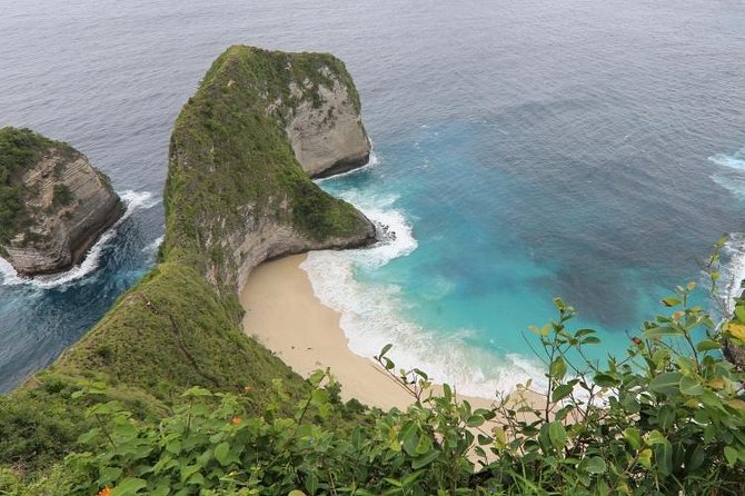 Full-Day Tour To Nusa Penida Bali - Lunch, water, tickets, and entry fees: what’s actually covered in the price