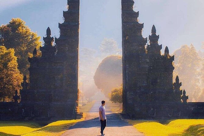 Full-Day Tour to Water Temples and UNESCO Rice Terraces in Bali - Stop 1: Ulun Danu Bratan’s lakeside temple mood