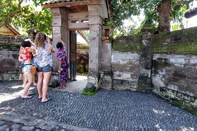 Full-Day Ubud Village including Mt Batur Tirta Empul and Sightseeing Tour - Tegenungan Waterfall: stairs down, viewpoints up, and how to plan your energy