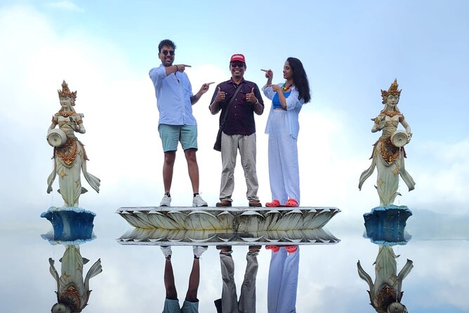 Gate of Heaven Tour With Guide : All-Inclusive Best Experience - Beyond the icons: how the water palace and temple fit together in the day
