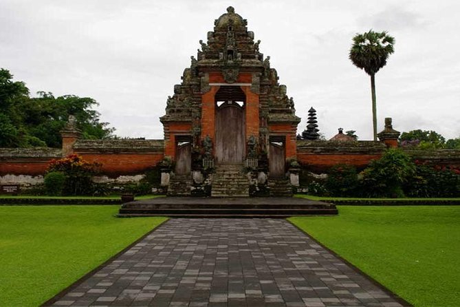 Half Day Tour: Tanah Lot Sunset & Taman Ayun Temple Included Entrance Ticket - Tanah Lot Temple: the offshore shrine and how the sunset really plays