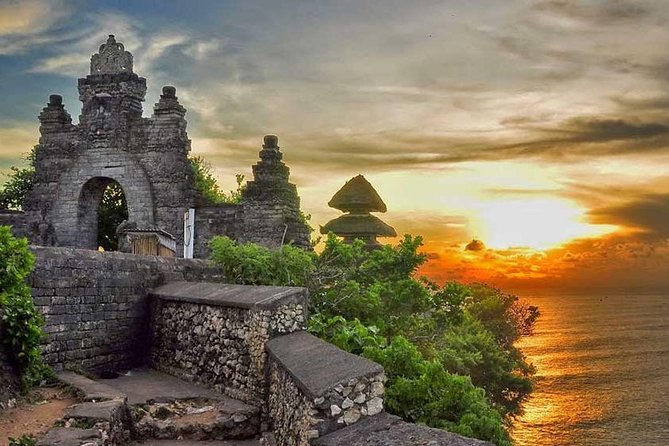 Halfday Tour:Uluwatu Temple,Kecak Dance and Dinner Jimbaran Beach with Transport - Door-to-Door Transport From Seminyak Without the Stress