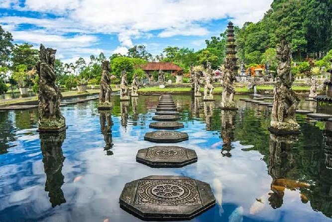 Heaven Gate (Lempuyang) - Tirta Gangga - FREE WIFI - Price and what $37.50 buys you (and what it doesn’t)