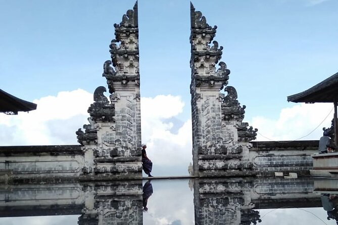 Instagram Tour Popular Spot in Bali - Private & All-inclusive - Tukad Cepung Waterfall: the canyon walk and why timing matters