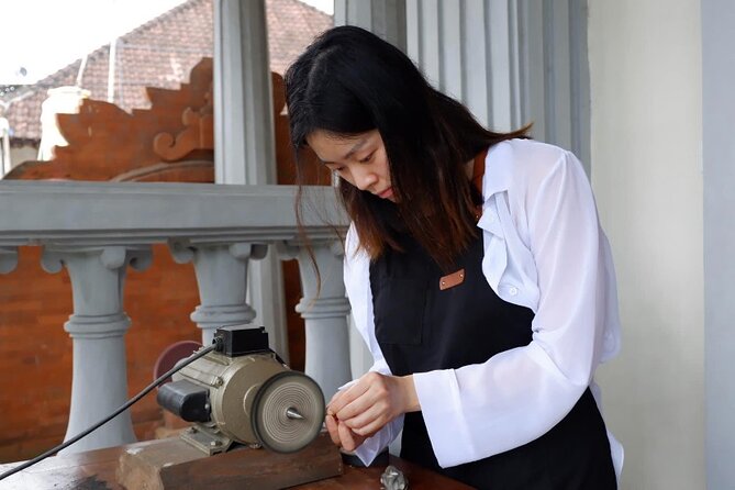 Jewelery Making Class with Own Design - A Bali jewelry class that starts in the real silver zone