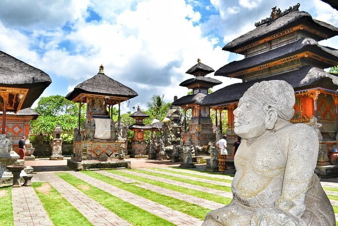 Jungle Trekking at Mt. Batukaru, scenic Waterfall & village life - Village life at Balikaru: shower, massage, and lunch that sticks