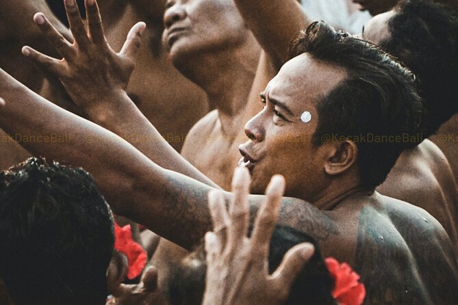 Kecak and Fire Dance Ticket at Uluwatu Temple - Comfort and timing tips for a hot, crowded cliffside amphitheater
