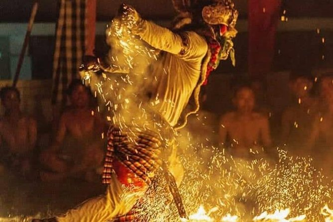 Kecak fire dance and uluwatu temple tour - free wifi - A six-hour route that mixes sights and performance