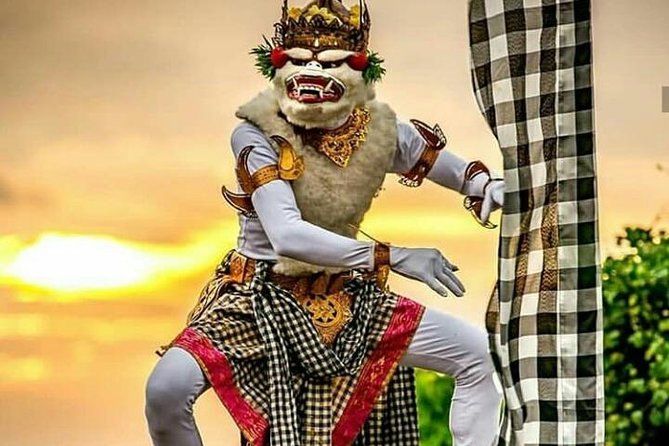 Kecak fire dance and uluwatu temple tour - free wifi - Stop 4: Jimbaran Beach vibes and the seafood dinner option