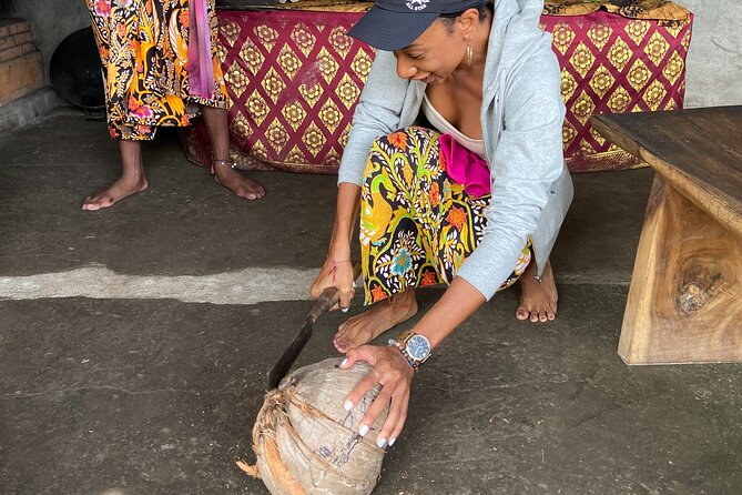Make Traditional Bali Coconut Oil with a Balinese Family - Why Delodsema (Taro, north of Ubud) feels different