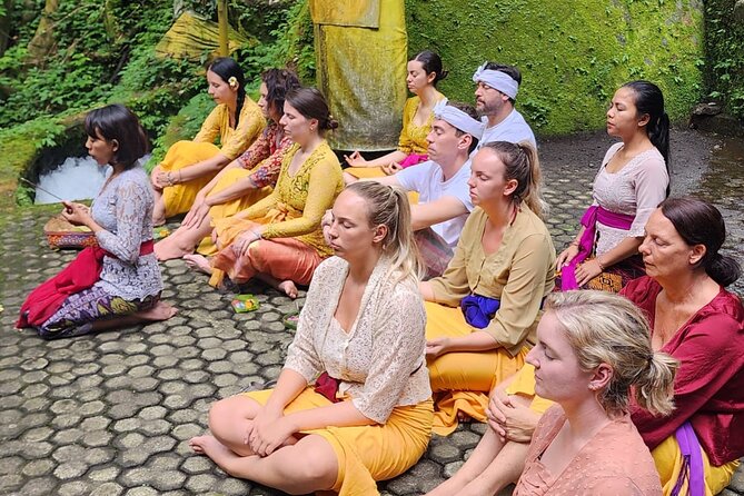 Meditate with a Shaman - The Shaman Reading at Her House: Palm, Birth Date, and Translation