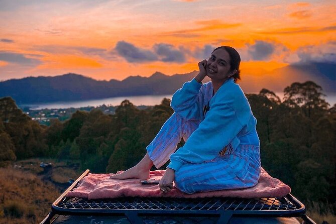 Mount Batur Jeep Sunrise & Hot Spring - All Inclusive Tour - Stop 1 after sunrise: the black lava field and the 1963 eruption