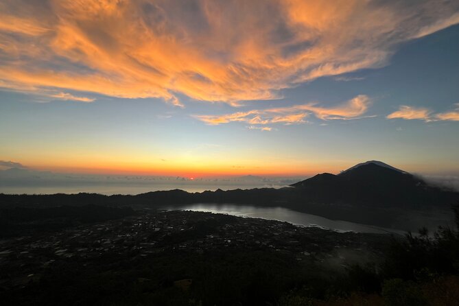 Mount Batur Sunrise Hike And Natural Hot Spring - Summiting for Sunrise: Breakfast Changes the Whole Experience