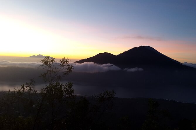 Mount Batur Sunrise & Natural Hot Springs - Summit time and crater-rim trekking for real photo opportunities