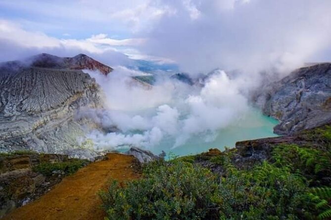 Mount Ijen Crater Tour From Ubud Bali - The long wait before sunrise: turning stress into a photo rhythm