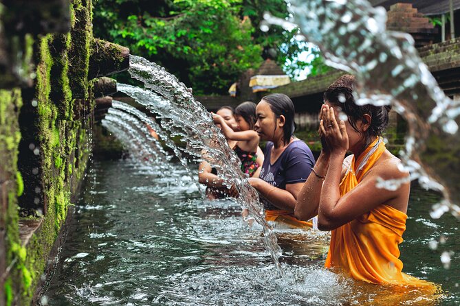 Munduk: Tamblingan jungle trek, waterfall, Ulun Danu temple - Key highlights to plan around