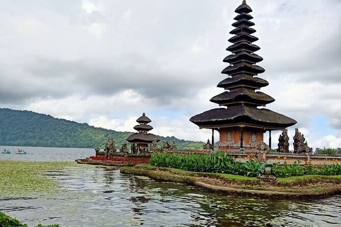 Munduk Twin lake Trekking, Ulun Danu Beratan & Hidden Waterfall - Ulun Danu Beratan: a temple stop that doubles as a lake viewpoint