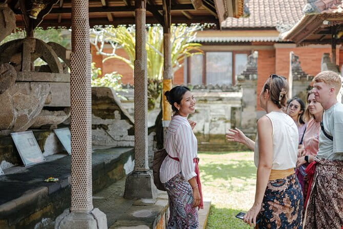 Myth of Pejeng Walking Tour - Water, snacks, and the plastic-reduction idea
