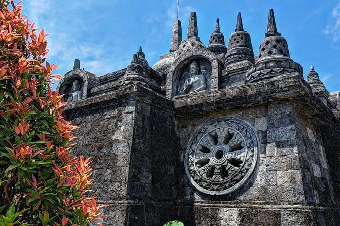 North Bali highlights: Buddhist temple, Waterfall & hot spring - Your North Bali highlights day, built around a calm pace