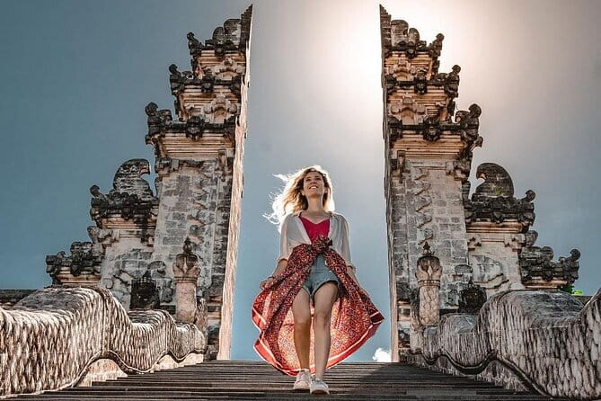 North Bali highlights: Buddhist temple, Waterfall & hot spring - Ulun Danu Bratan Temple on Lake Bratan: the classic end with real views