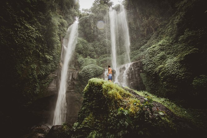 North Bali: Sekumpul Waterfalls and Ulun Danu Temple Tour - Sekumpul Waterfalls: The Seven-Fall Trek (and Why the Guide Choice Matters)