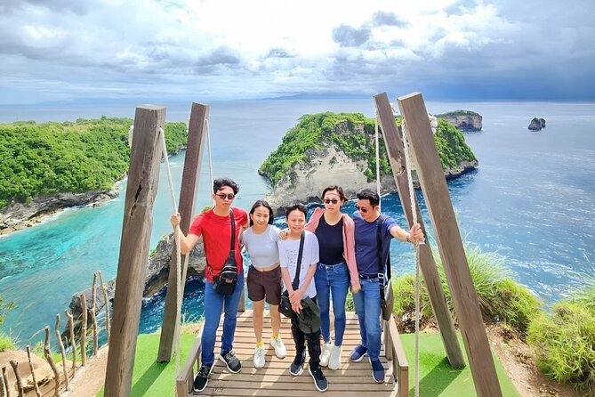 Nusa Penida Day Tour Kelingking Broken and Angels Bay - Lunch by the coast: fueling a long day