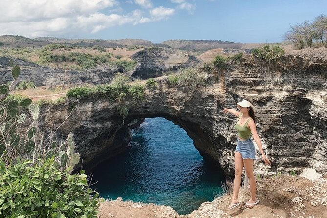 One Day Private Tour East & West Nusa Penida by Penidago - The Extra Photo Stops: Molenteng Tree House and Crystal Bay