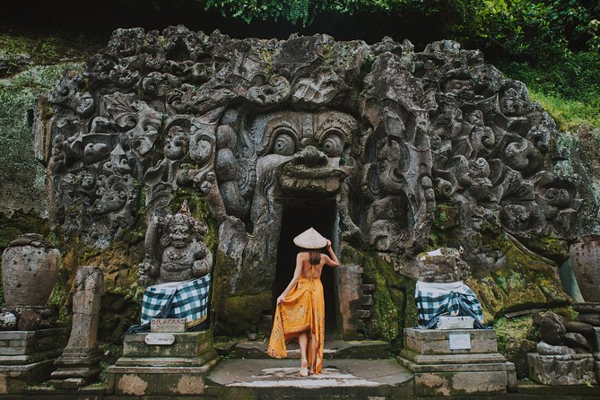 Pick 5 Destinations: Customized Ubud Tour - Tirta Empul Temple: holy cleansing with real cultural meaning