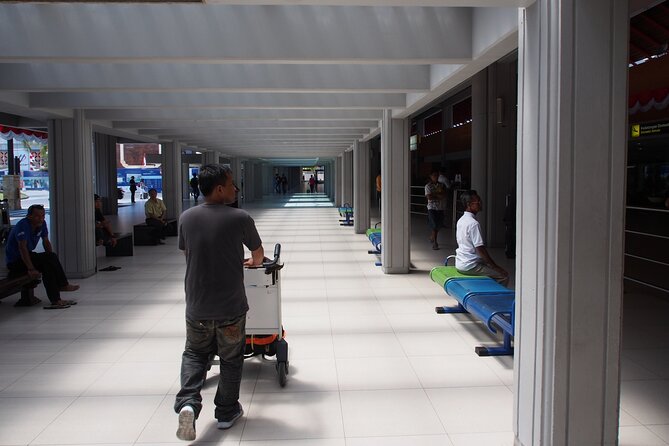Private Arrival Transfer: Bali Airport to Ubud Area - The A/C Minivan for Up to 5: Comfort That Actually Fits Your Bags