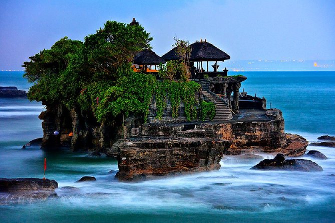 Private Bali Tour: Best of Bedugul and Tanah Lot Temple - Taman Ayun Temple: royal roots and a fish-pond setting