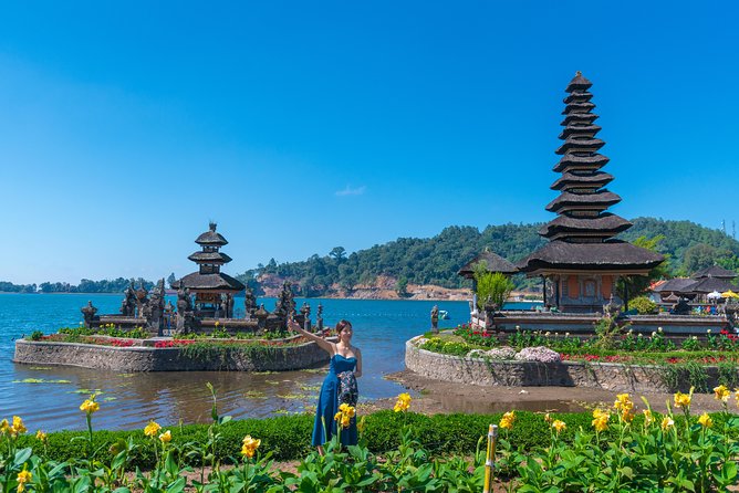 Private Bali Tour: Best of Bedugul and Tanah Lot Temple - Ulun Danu Bratan: a water temple on Lake Beratan