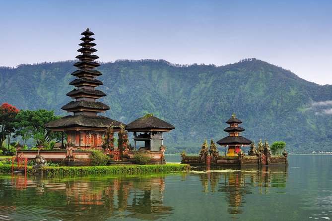 Private Bali Tour: The Most Scenic Places - Handara Iconic Gate: hills, mist, and that famous frame