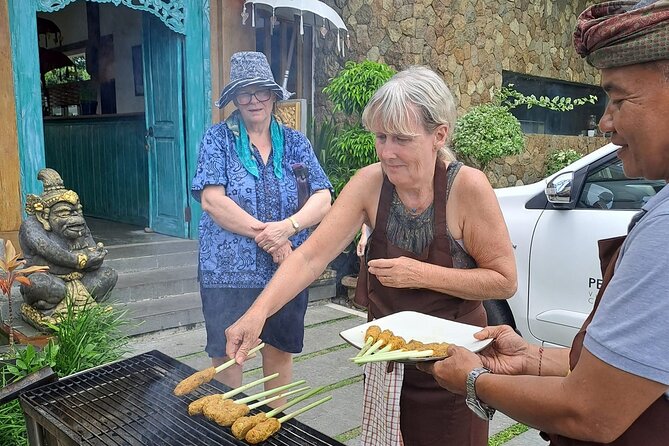 Private Balinese Cooking Class in Ubud at Santika's Home - Optional market tour: seeing cassava, ferns, lemongrass, and bananas up close