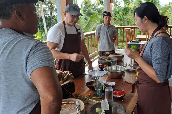 Private Balinese Cooking Class in Ubud at Santika's Home - Santika’s open kitchen: what hands-on really means here