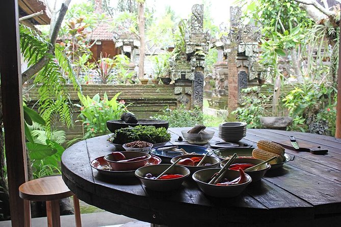 PRIVATE Balinese Cooking Class in Ubud with Dewa with Transfers - A 4-hour Balinese home-kitchen day north of Ubud
