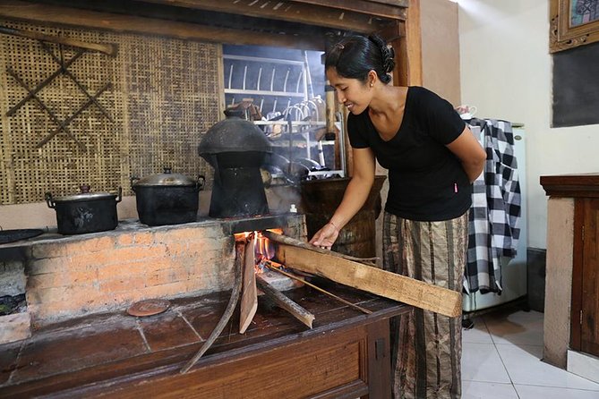 PRIVATE Balinese Cooking Class in Ubud with Dewa with Transfers - Transfers and where you’ll meet Dewa