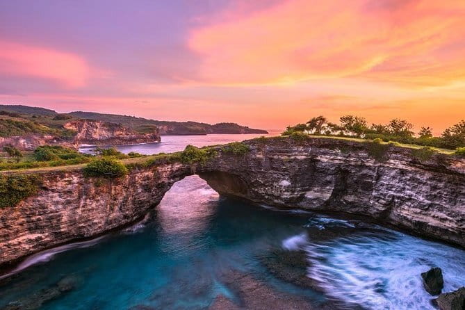 Private Full - Day Nusa Penida Island Tour - Stop 2: Thousand Islands Viewpoint (Pulau Seribu) for the big wow